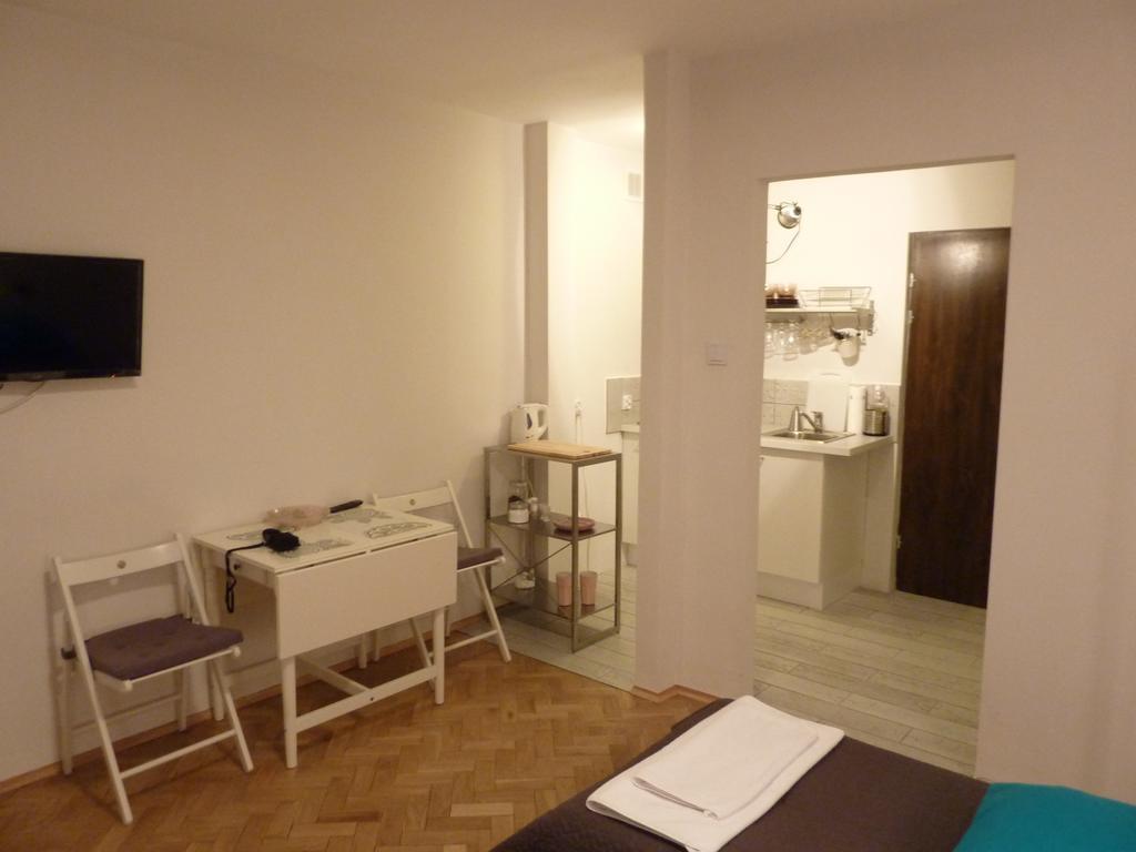 Koro De Varsovio - Apartament Ciasna 10 المظهر الخارجي الصورة