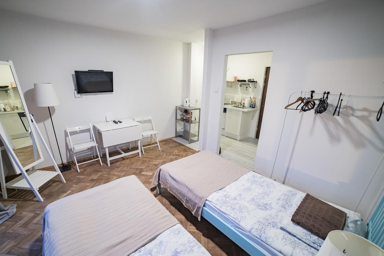 Koro De Varsovio - Apartament Ciasna 10 المظهر الخارجي الصورة